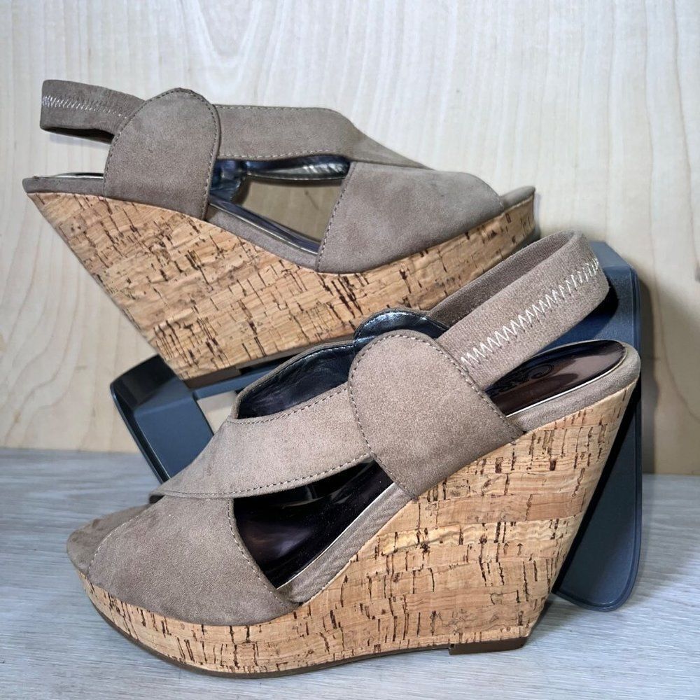 Carlos by Carlos Santana Moneta Cork Wedge‎ Beige Suede Women's 7